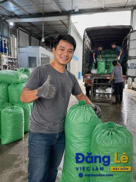 TUYỂN NAM PHỤ SẢN XUẤT NƯỚC ĐÁ BI – BAO Ở