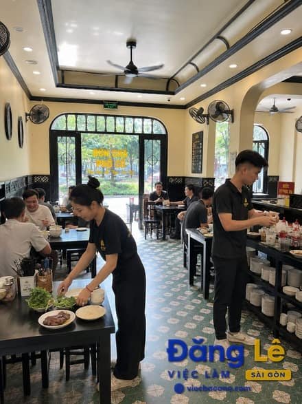 TUYỂN NAM NỮ PHỤC VỤ - BÁN HÀNG - PHỤ BẾP NƯỚNG THỊT