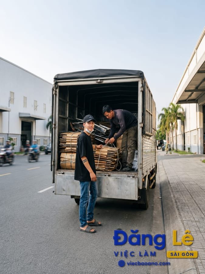 PHỤ THEO XE TẢI GOM HÀNG GIẤY CŨ