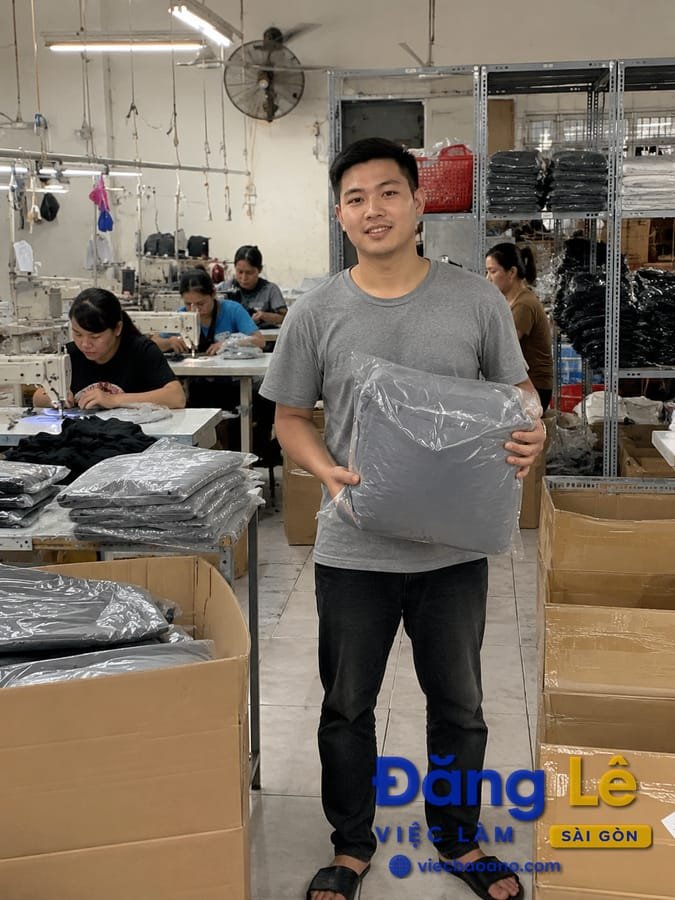 CẦN NAM PHỤ KHO TẠI XƯỞNG MAY
