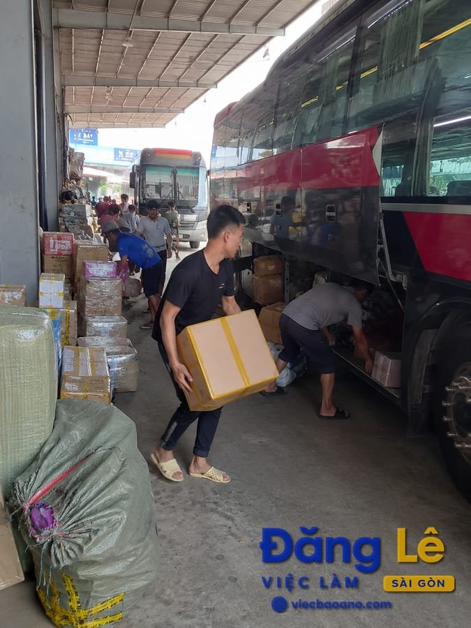 CHÀNH XE TUYỂN NAM PHỤ BỐC HÀNG